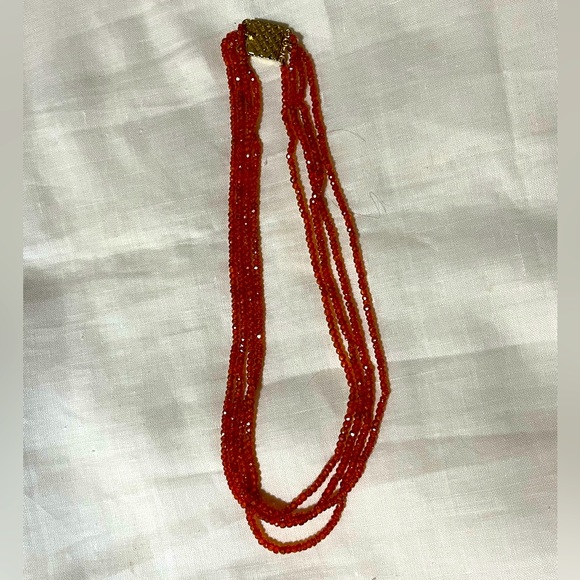 Beautiful reddish orange stones made into a necklace with clasp - Picture 2 of 2